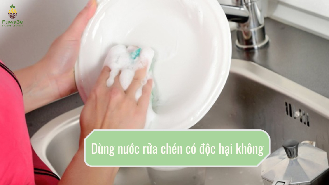 Nước rửa chén thông thường ngày càng có nhiều hóa chất tẩy rửa, làm cho người sử dụng lo lắng